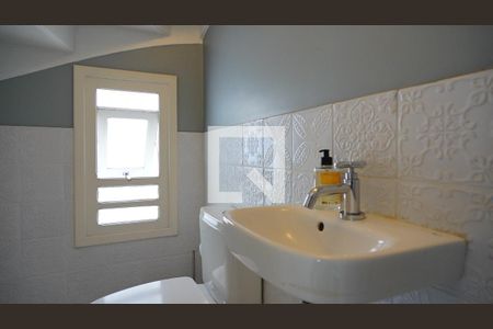 Lavabo - Sala de casa para alugar com 4 quartos, 248m² em Petrópolis, Porto Alegre