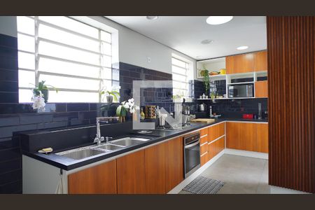 Cozinha de casa para alugar com 4 quartos, 248m² em Petrópolis, Porto Alegre