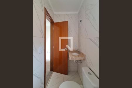 Banheiro quarto 1 de casa de condomínio à venda com 2 quartos, 55m² em Vila Isolina Mazzei, São Paulo