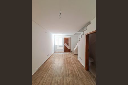 Sala de casa de condomínio à venda com 2 quartos, 55m² em Vila Isolina Mazzei, São Paulo