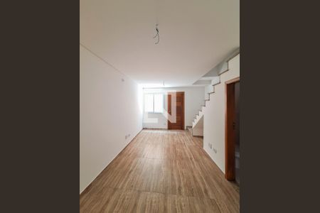 Sala de casa de condomínio à venda com 2 quartos, 57m² em Vila Isolina Mazzei, São Paulo