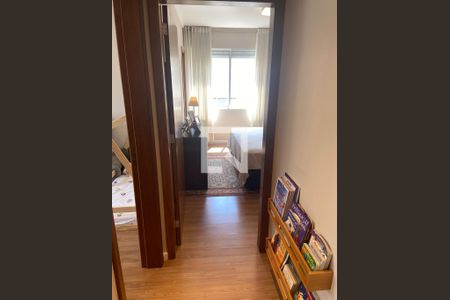 Corredor  de apartamento à venda com 3 quartos, 101m² em Mont’Serrat, Porto Alegre