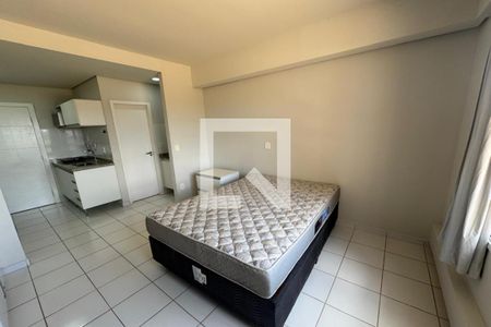 Sala - Dormitório de kitnet/studio para alugar com 1 quarto, 22m² em Iguatemi, Ribeirão Preto