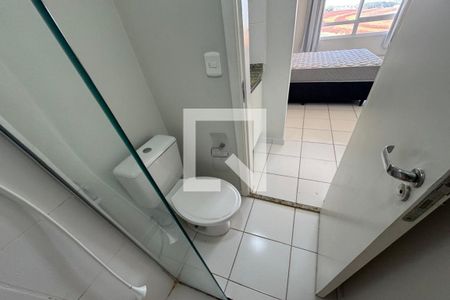 Banheiro Social de kitnet/studio para alugar com 1 quarto, 22m² em Iguatemi, Ribeirão Preto