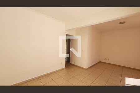 Casa de condomínio para alugar com 150m², 4 quartos e 3 vagasSala