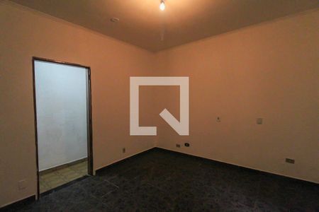 Suite de casa para alugar com 4 quartos, 200m² em Jardim Tango, São Paulo