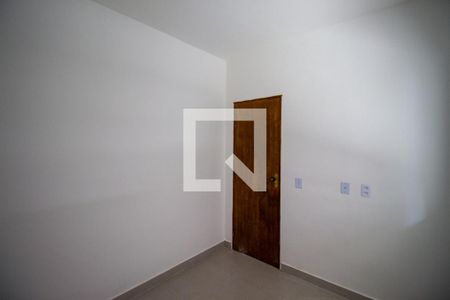 Quarto 1 de apartamento para alugar com 2 quartos, 40m² em Vila Taquari, São Paulo