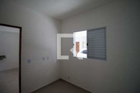 Quarto 1 de apartamento para alugar com 2 quartos, 40m² em Vila Taquari, São Paulo