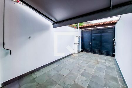 garagem de casa para alugar com 3 quartos, 80m² em Vila São José, São Paulo