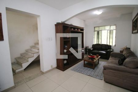 Sala de casa à venda com 4 quartos, 150m² em Penha Circular, Rio de Janeiro