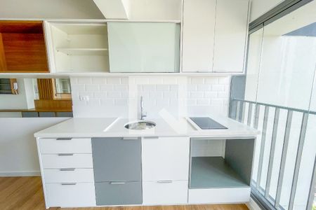 Cozinha de apartamento para alugar com 1 quarto, 34m² em Pinheiros, São Paulo