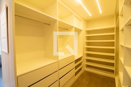 Closet de apartamento à venda com 1 quarto, 90m² em Itaim Bibi, São Paulo