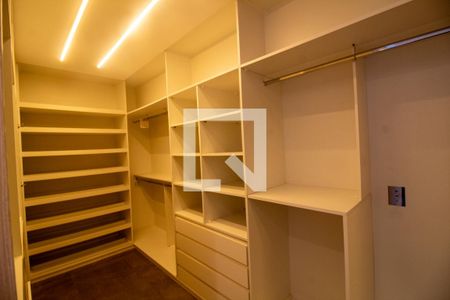 Closet de apartamento à venda com 1 quarto, 90m² em Itaim Bibi, São Paulo