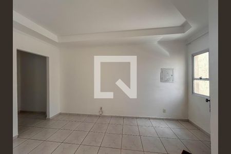 Sala de casa para alugar com 2 quartos, 75m² em Vila Mangalot, São Paulo