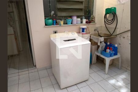 Casa à venda com 2 quartos, 100m² em Parque Pinheiros, Taboão da Serra