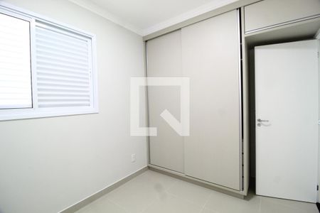 Quarto 1 de apartamento para alugar com 3 quartos, 114m² em Jardim Botânico, Uberlândia