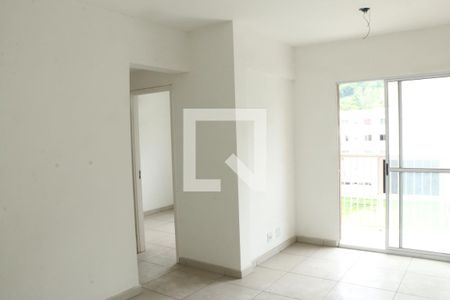 Sala de apartamento para alugar com 2 quartos, 64m² em Jardim Alvorada, Nova Iguaçu