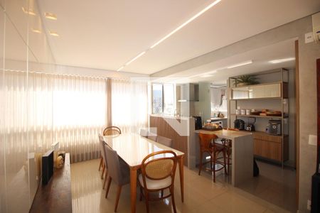 Sala  de apartamento à venda com 3 quartos, 90m² em Santo Antônio, Belo Horizonte