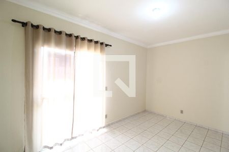 Sala de apartamento para alugar com 2 quartos, 50m² em Santa Mônica, Uberlândia