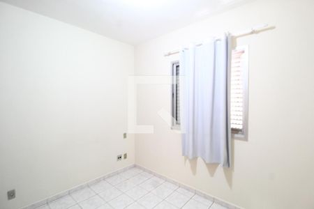 Quarto 1 de apartamento para alugar com 2 quartos, 50m² em Santa Mônica, Uberlândia