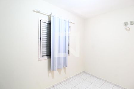 Quarto 1 de apartamento para alugar com 2 quartos, 50m² em Santa Mônica, Uberlândia