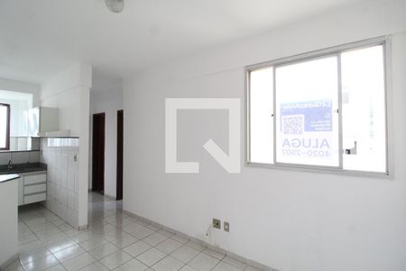 Sala de apartamento para alugar com 2 quartos, 50m² em Santa Mônica, Uberlândia