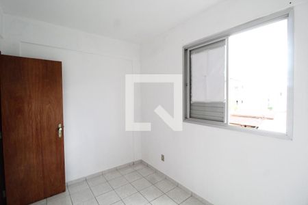 Quarto 1 de apartamento para alugar com 2 quartos, 50m² em Santa Mônica, Uberlândia