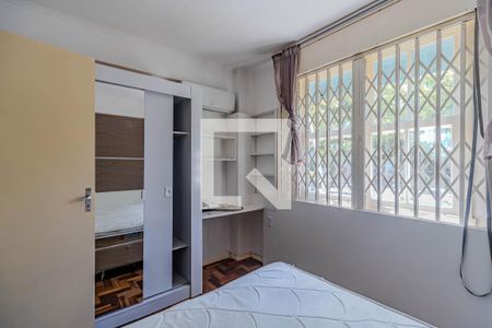 Quarto 1 de apartamento para alugar com 3 quartos, 68m² em Azenha, Porto Alegre