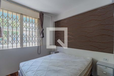 Quarto 1 de apartamento para alugar com 3 quartos, 68m² em Azenha, Porto Alegre