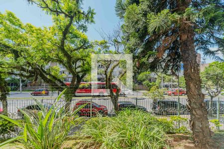 Vista da Sala de apartamento para alugar com 3 quartos, 68m² em Azenha, Porto Alegre