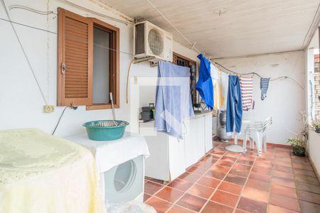 Casa à venda com 236m², 4 quartos e 2 vagas Casa à venda com 236m², 4 quartos e 2 vagasÁrea de Serviço