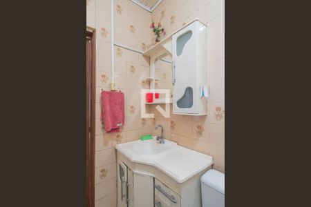 Casa à venda com 236m², 4 quartos e 2 vagas Casa à venda com 236m², 4 quartos e 2 vagasBanheiro