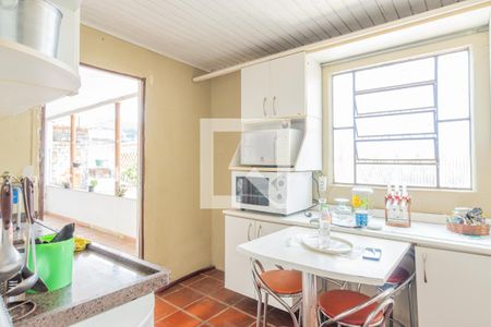 Casa à venda com 236m², 4 quartos e 2 vagas Casa à venda com 236m², 4 quartos e 2 vagasCozinha