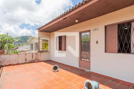 Casa à venda com 236m², 4 quartos e 2 vagas Casa à venda com 236m², 4 quartos e 2 vagasFachada