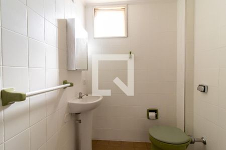 Banheiro  de apartamento à venda com 1 quarto, 49m² em Vila Lidia, Campinas