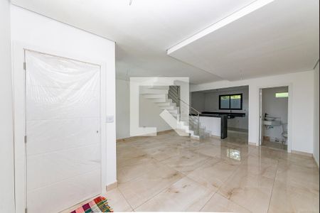 Sala de casa à venda com 3 quartos, 170m² em Cabral, Contagem