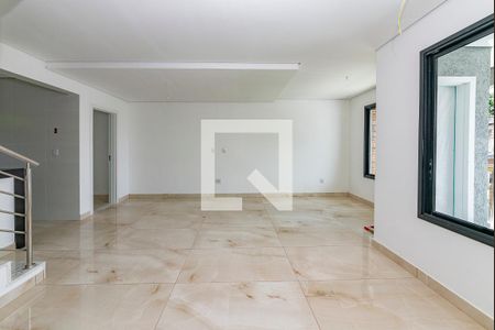 Sala de casa à venda com 3 quartos, 170m² em Cabral, Contagem