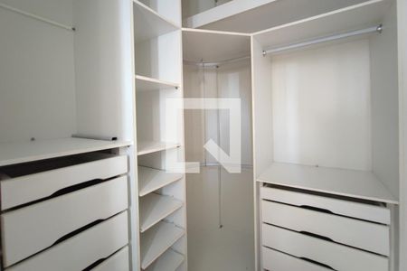 Closet Suíte de apartamento para alugar com 2 quartos, 70m² em Vila Itapura, Campinas