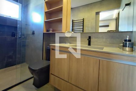 Banheiro de apartamento para alugar com 1 quarto, 51m² em Cambuí, Campinas