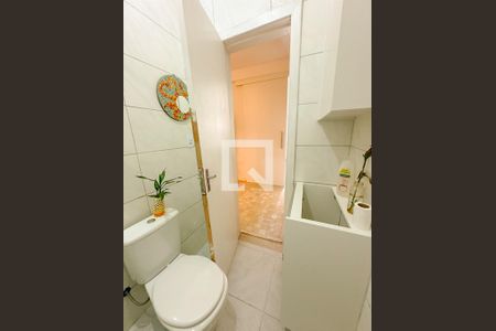 Banheiro de kitnet/studio para alugar com 1 quarto, 30m² em Cachoeira do Bom Jesus, Florianópolis