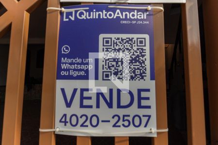 Casa à venda com 180m², 2 quartos e 3 vagas Casa à venda com 180m², 2 quartos e 3 vagasPlaquinha