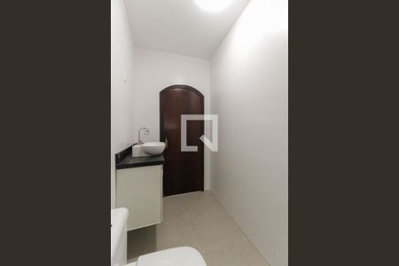 Casa à venda com 180m², 2 quartos e 3 vagas Casa à venda com 180m², 2 quartos e 3 vagasBanheiro