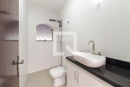 Casa à venda com 180m², 2 quartos e 3 vagas Casa à venda com 180m², 2 quartos e 3 vagasBanheiro