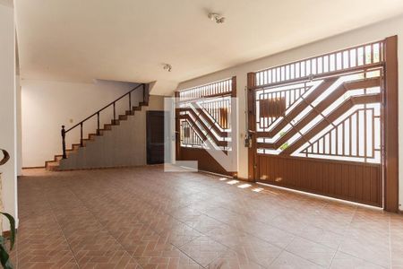 Casa à venda com 180m², 2 quartos e 3 vagas Casa à venda com 180m², 2 quartos e 3 vagasGaragem