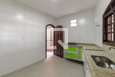 Casa à venda com 180m², 2 quartos e 3 vagas Casa à venda com 180m², 2 quartos e 3 vagasCozinha