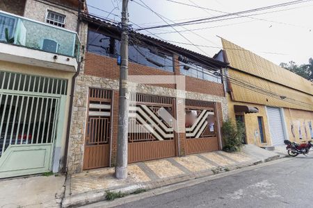 Casa à venda com 180m², 2 quartos e 3 vagas Casa à venda com 180m², 2 quartos e 3 vagasFachada e Placa