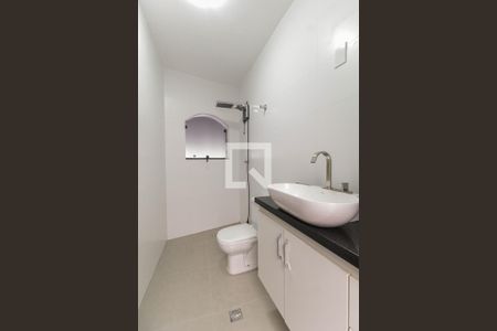 Casa à venda com 180m², 2 quartos e 3 vagas Casa à venda com 180m², 2 quartos e 3 vagasBanheiro