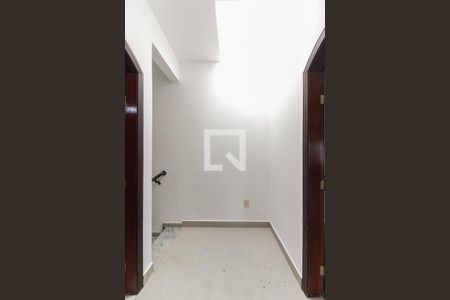 Casa à venda com 180m², 2 quartos e 3 vagas Casa à venda com 180m², 2 quartos e 3 vagasHall