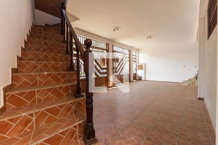 Casa à venda com 180m², 2 quartos e 3 vagas Casa à venda com 180m², 2 quartos e 3 vagasGaragem