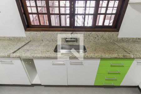 Casa à venda com 180m², 2 quartos e 3 vagas Casa à venda com 180m², 2 quartos e 3 vagasCozinha